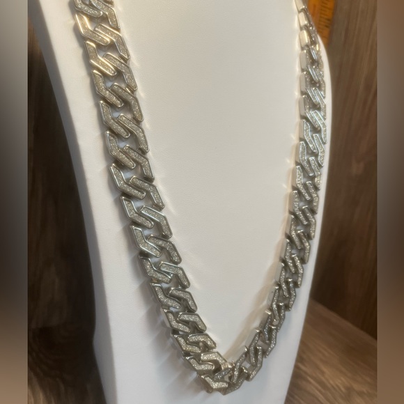 Large Silver Chain - Picture 2 of 6